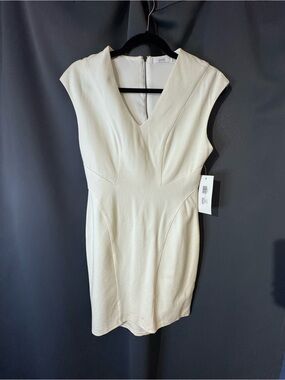 NEW Peridot Cheryl Dress – Ivory – Size M – New With Tags